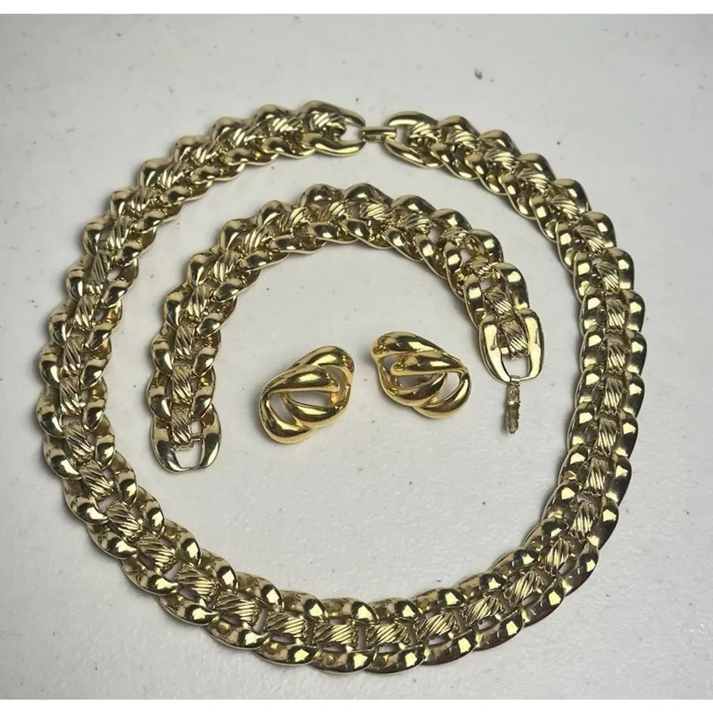 Vintage Napier 80s Chunky Gold Tone Set Link Chain Necklace Bracelet & Earrings